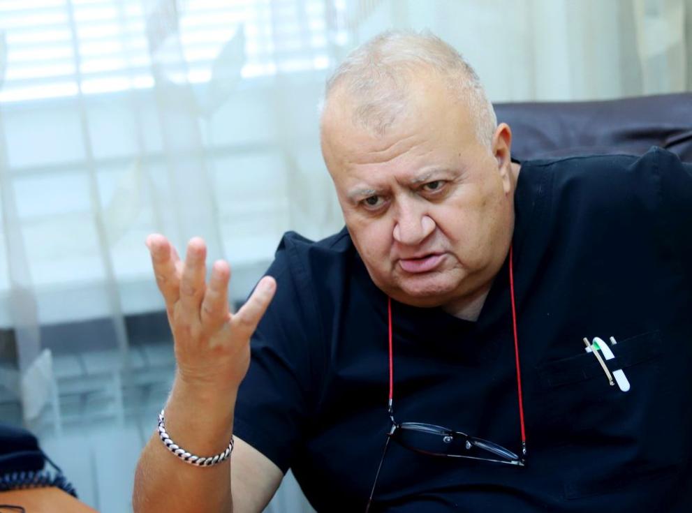 Почина известният хирург д-р Александър Станишев, предаде БГНЕС. Д-р Станишев