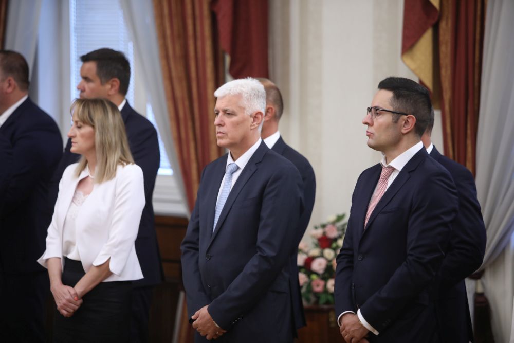 Президентът Радев представи новия служебен кабинет