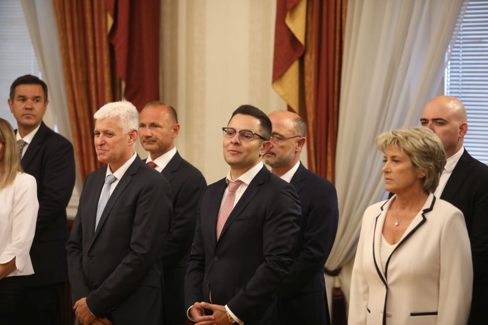 Президентът Радев представи новия служебен кабинет