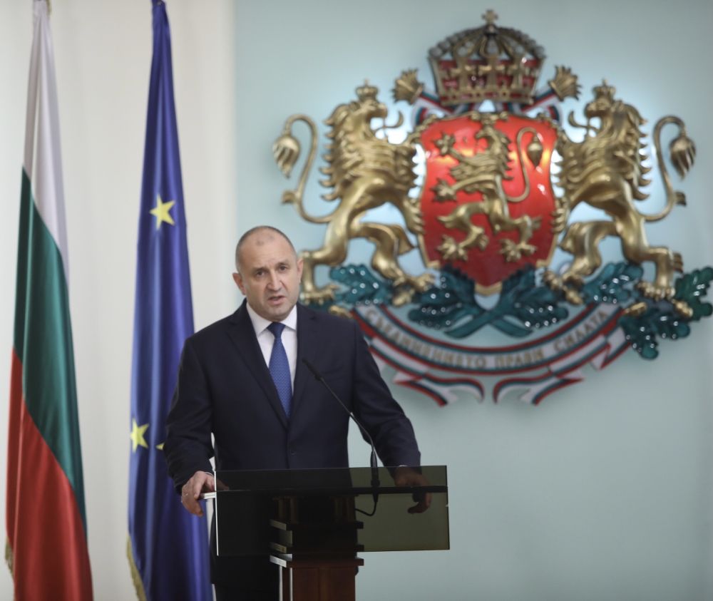 Президентът Радев представи новия служебен кабинет