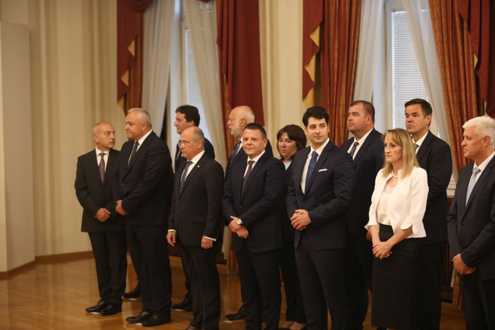 Президентът Радев представи новия служебен кабинет