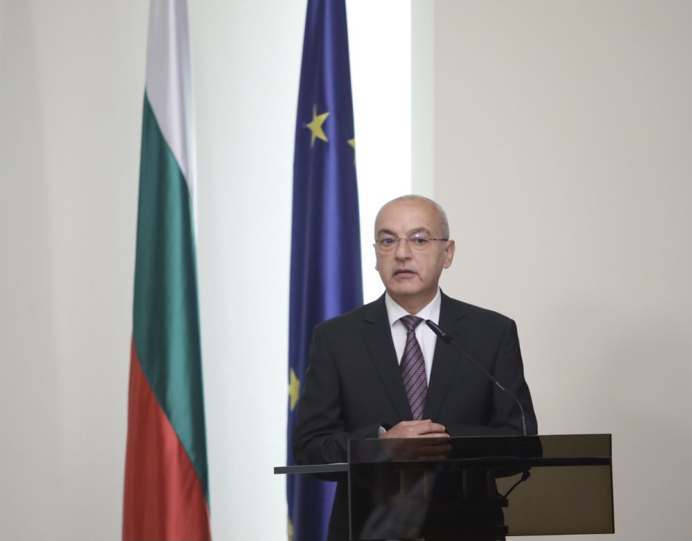 Президентът Радев представи новия служебен кабинет