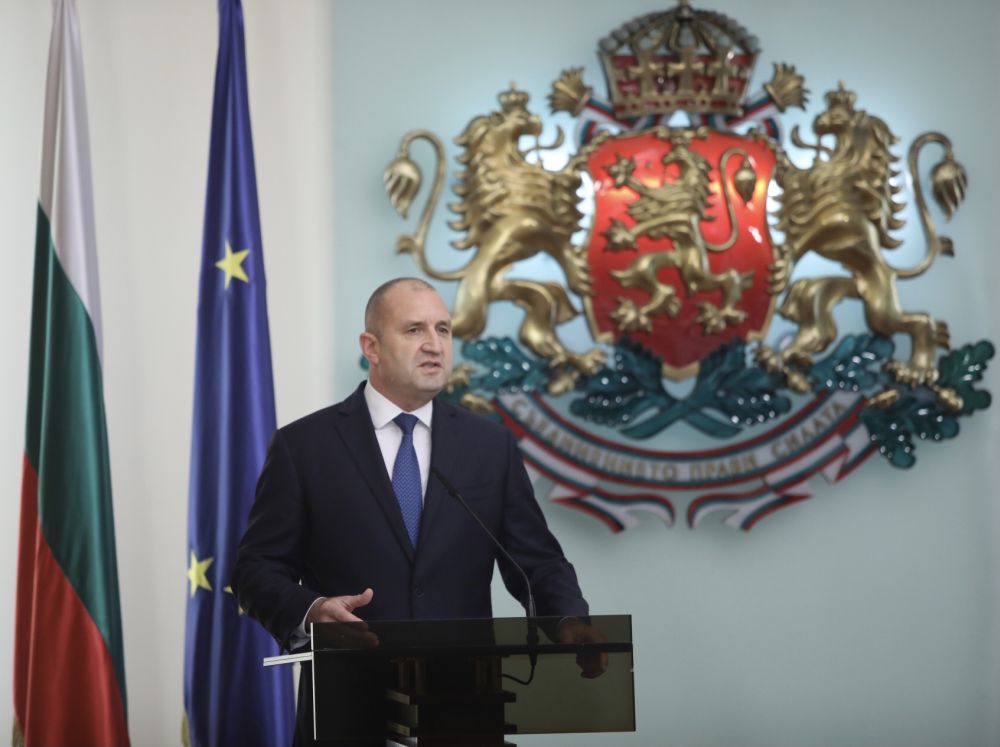 Президентът Радев представи новия служебен кабинет