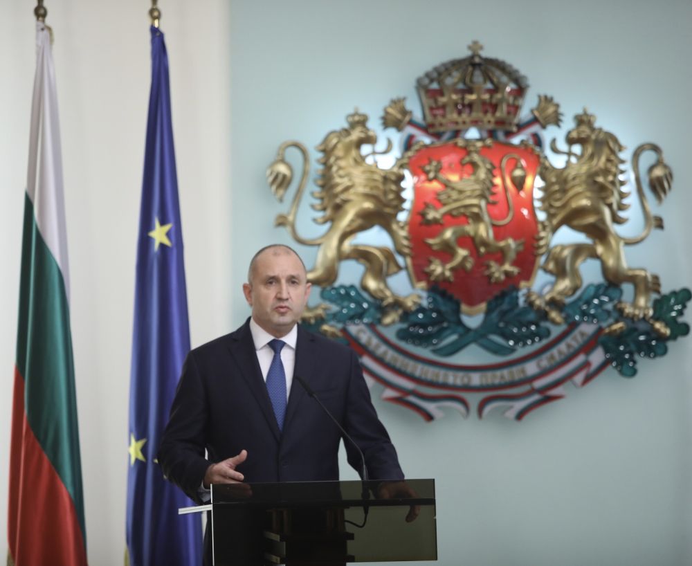 Президентът Радев представи новия служебен кабинет