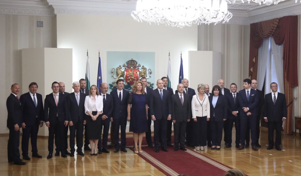 Президентът Радев представи новия служебен кабинет