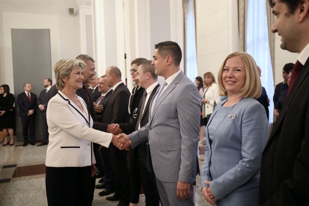 Кабинетът "Петков" предаде властта на служебния кабинет "Донев"