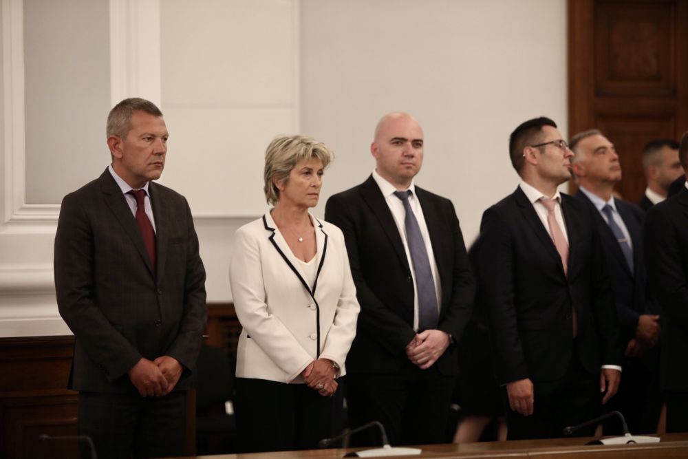 Кабинетът "Петков" предаде властта на служебния кабинет "Донев"