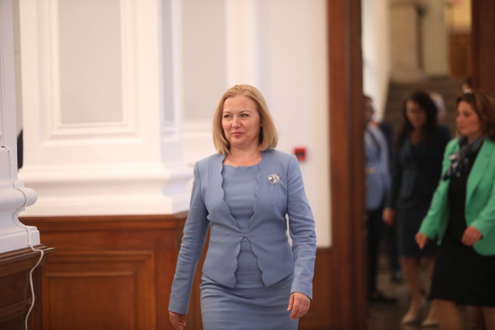 Кабинетът "Петков" предаде властта на служебния кабинет "Донев"