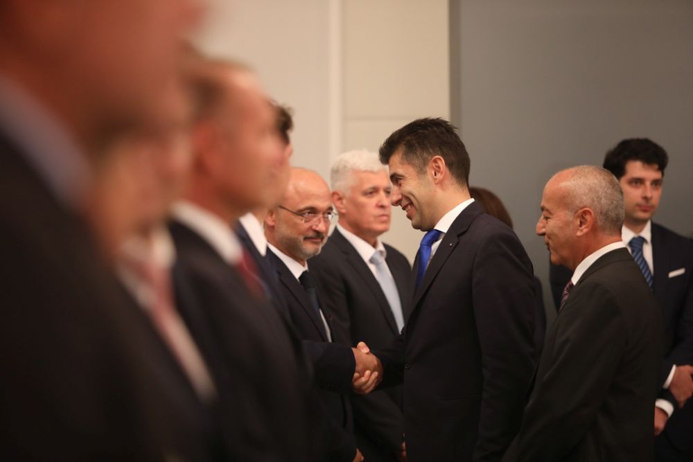 Кабинетът "Петков" предаде властта на служебния кабинет "Донев"