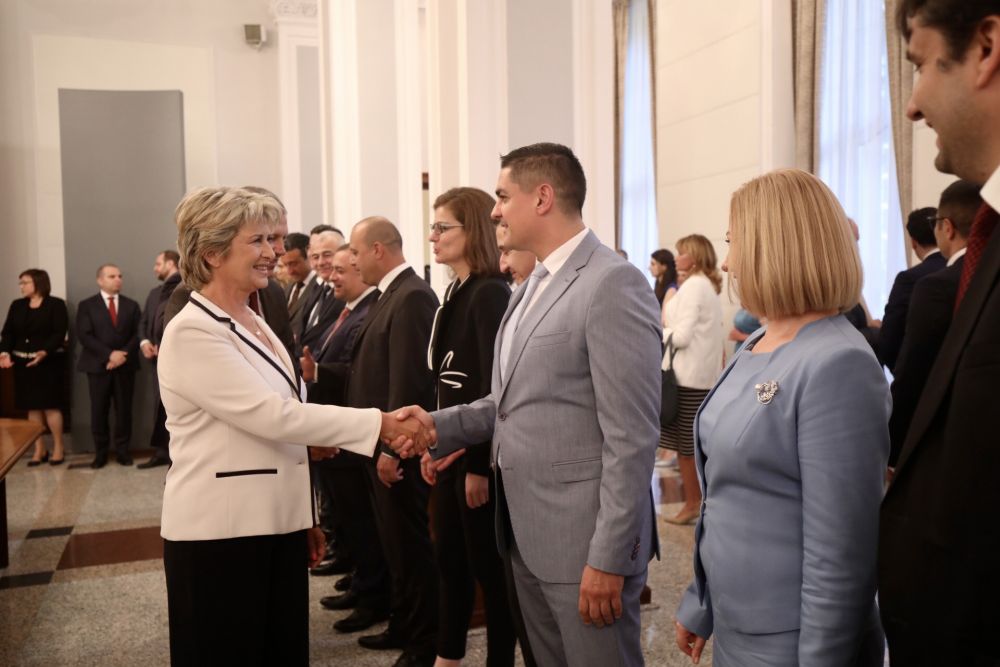 Кабинетът "Петков" предаде властта на служебния кабинет "Донев"