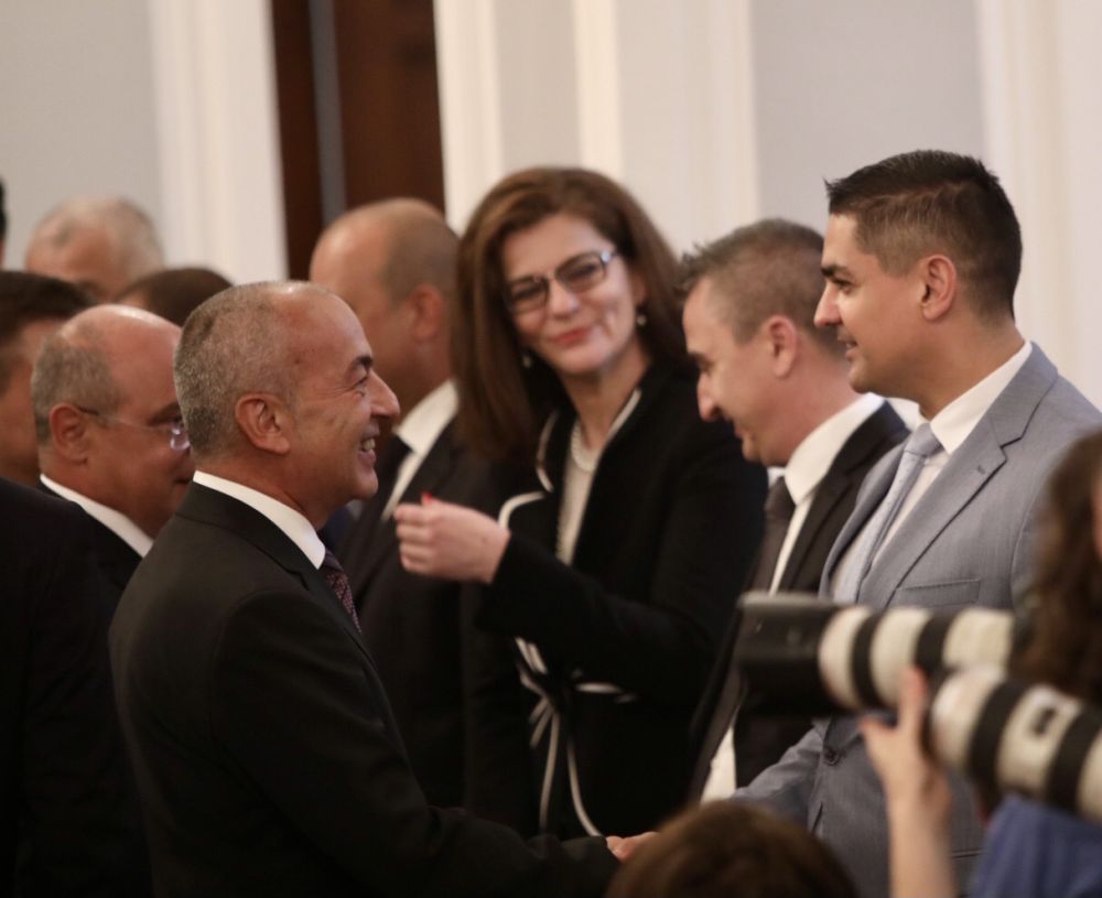 Кабинетът "Петков" предаде властта на служебния кабинет "Донев"
