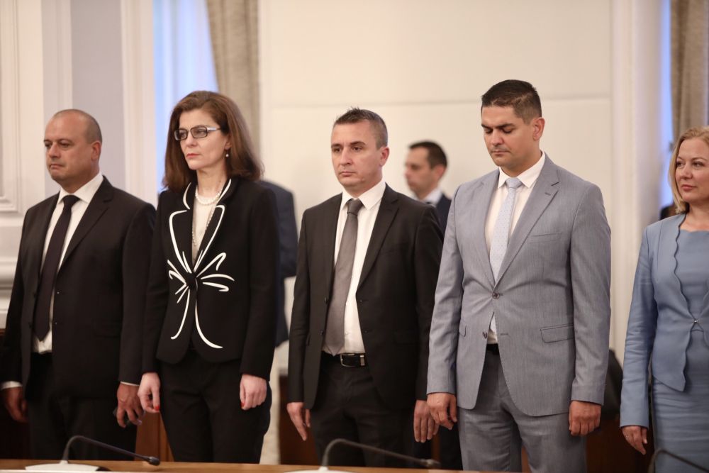 Кабинетът "Петков" предаде властта на служебния кабинет "Донев"
