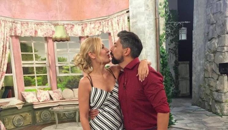 гала стефан - Една жена, цялата крака: Стефан изтипоса Гала в мрежата (СНИМКИ)