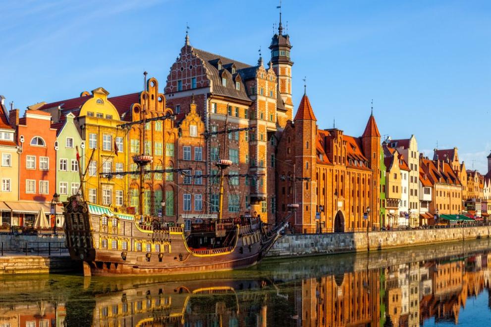 Красивият Гданск - пристанищен град на брега на Балтийско море,