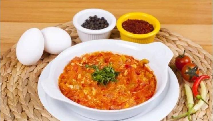 миш маш - ЗЛАТНО ВРЕМЕ: В кухнята на Дъщерята на посланика: Да похапнем менемен (миш-маш по нашенски)