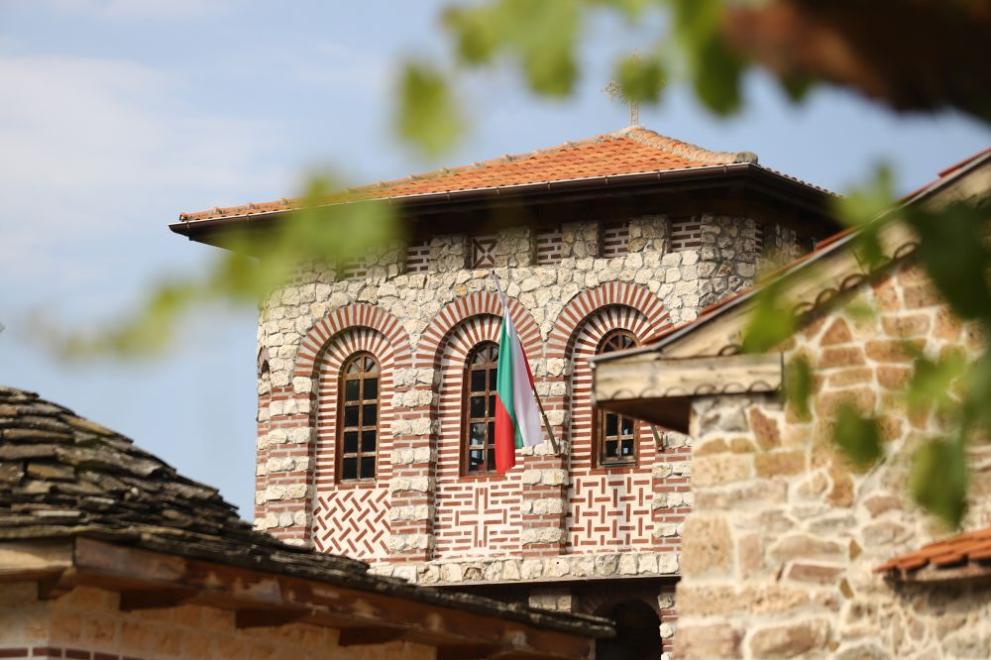Гигинският манастир Св. св. Безсребреници и Чудотворци Козма и Дамян,