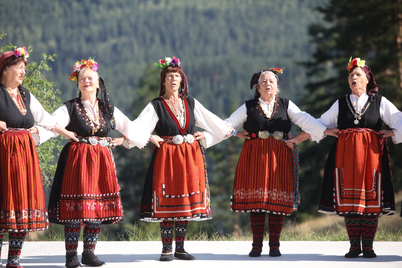 <p>&quot;България пее в Копривщица&quot; е мотото на тазгодишното, 12-о издание на Националния събор на народното творчество Копривщица 2022</p>