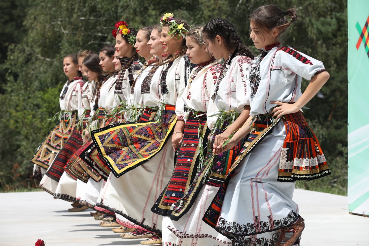 <p>&quot;България пее в Копривщица&quot; е мотото на тазгодишното, 12-о издание на Националния събор на народното творчество Копривщица 2022</p>