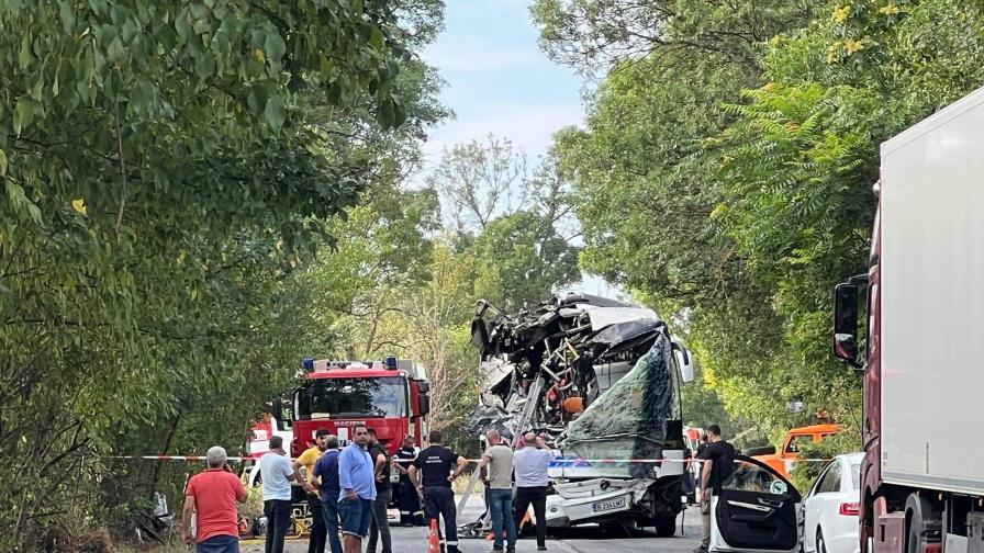 <p>Арестувани са двамата шофьори на катастрофиралия румънски автобус</p>