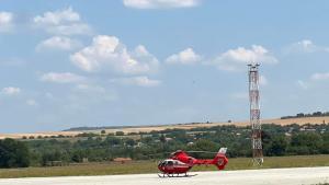 В Румъния кацна един от хеликоптерите изпратени от местните власти за