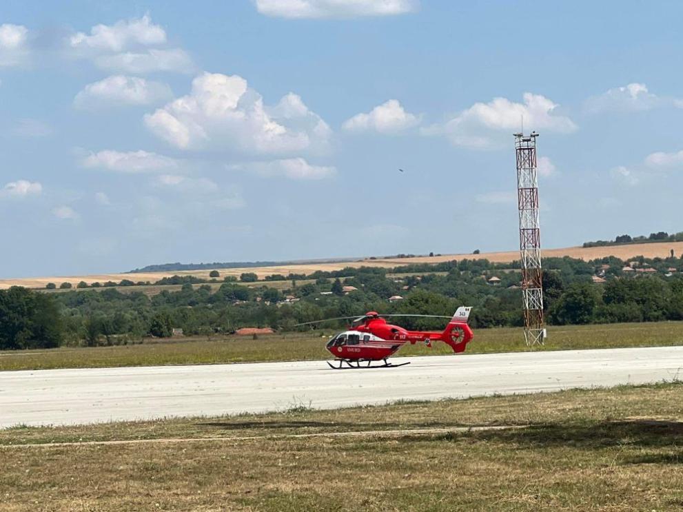 В Румъния кацна един от хеликоптерите, изпратени от местните власти, за