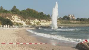 Военноморските сили унищожиха бойна мина открита на плаж в град
