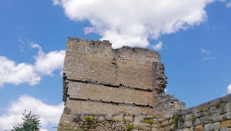 бойна кула червен - ЗАБРАВЕНАТА БЪЛГАРИЯ: Средновековна бойна кула прославя Червен