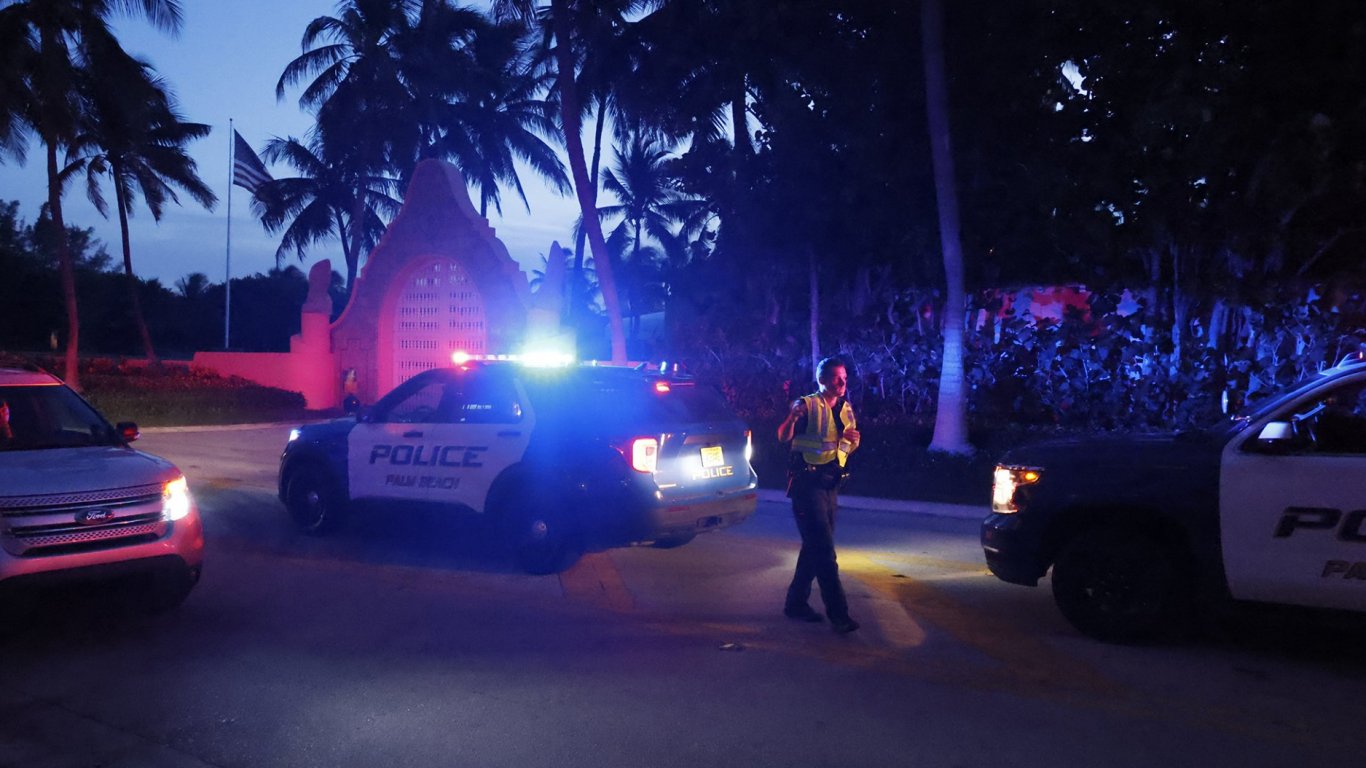 дом претърсване тръмп