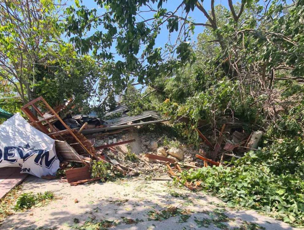 Две операции са претърпели затрупаните от свлачището край Албена мъж