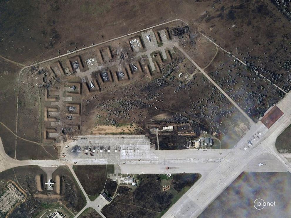 Сателитни снимки показват големи щети и няколко унищожени руски бойни