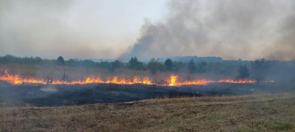 Продължава борбата с пожарите в Хасковско, съобщиха от Областна администрация.