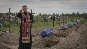 Единадесет неидентифицирани тела бяха погребани в киевското предградие Буча където