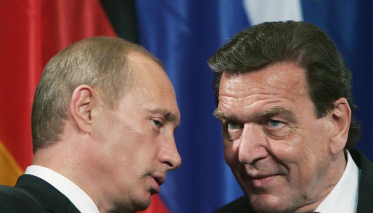 Путин - ЗАРАДИ ОТНЕТИ ПРИВИЛЕГИИ: Герхард Шрьодер съди Бундестага