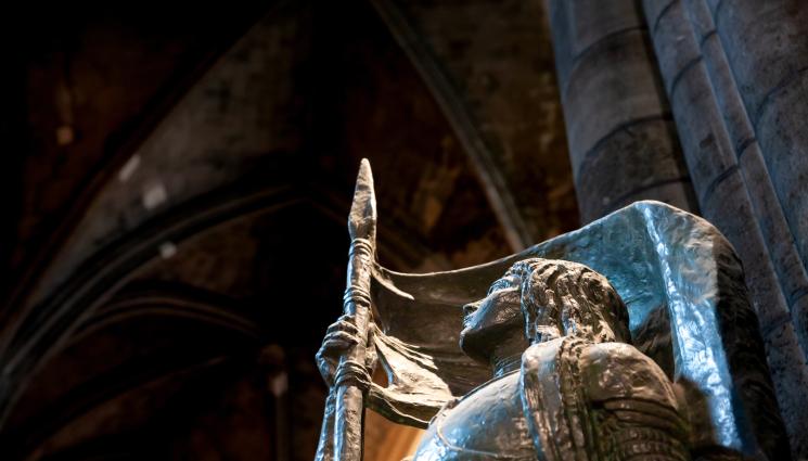 жана дарк - ТЯ(Х): Жана д'Арк става небинарен герой