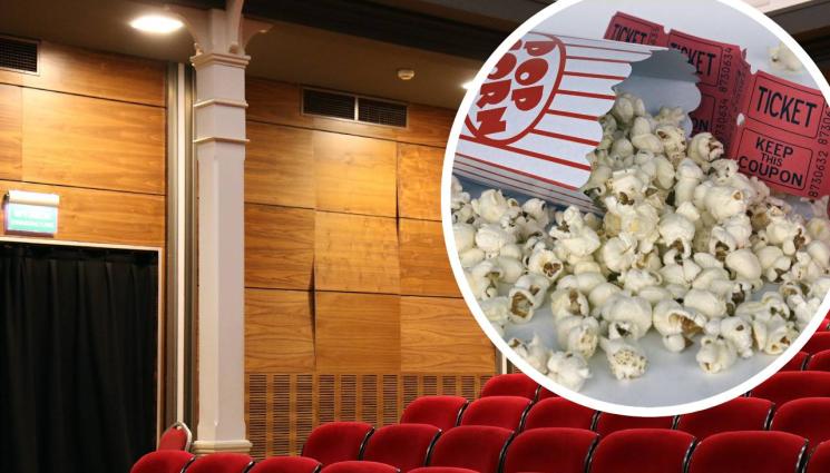 филми кино - ВРЕМЕ Е ЗА ПУКАНКИ: Смърфовете биха динозаврите