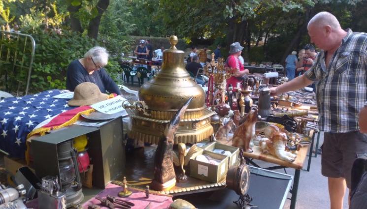 накити Варна - Накити на 150 г. и ретро играчки във Варна