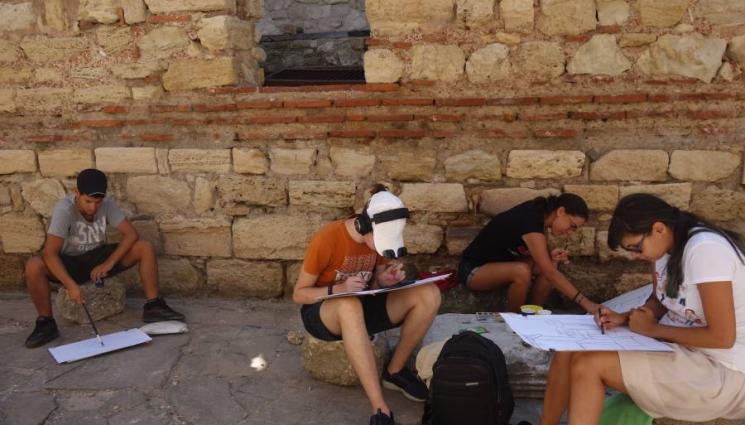 с - За Голяма Богородица: Художници рисуват църквите на Несебър