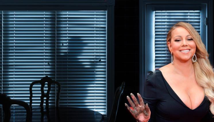 Марая Кери - ДОКАТО НЯКОИ ПОЧИВАТ, ДРУГИ РАБОТЯТ: Обраха дома на Марая Кери докато разпуска в Италия