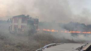 Голям пожар възникна между двете селa Оряхово и Васково