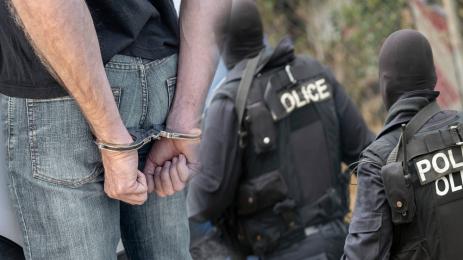 полиция арест