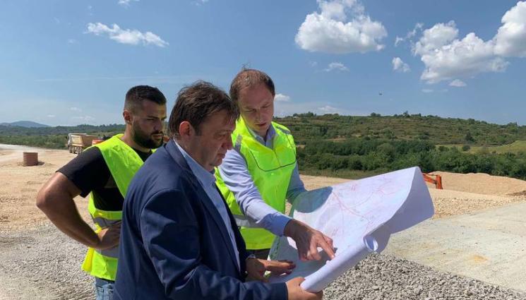 Шишков - НЯМА КРАЙ: Азерският газ ще потече в края на септември