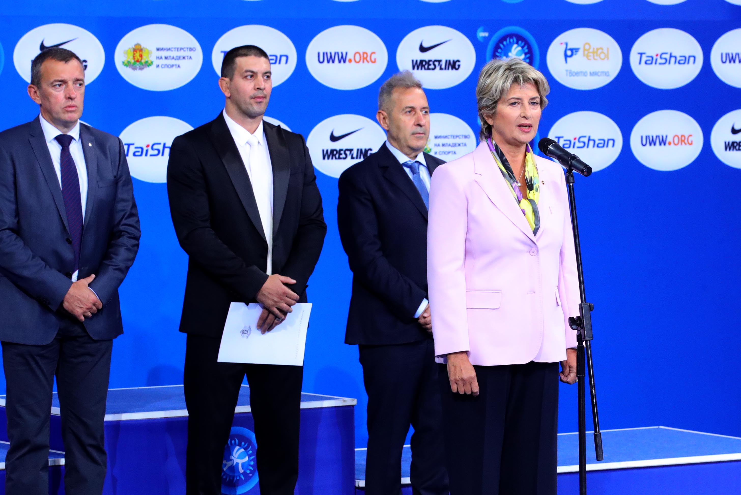 Весела Лечева