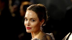 Двама от синовете на Анджелина Джоли влизат като асистент режисьори в