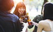 Япония иска младите хора да пият повече алкохол, за да стимулират икономиката и събирането на данъци