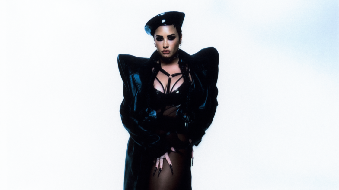 Demi Lovato анонсира осмия си студиен албум "Holy Fvck"