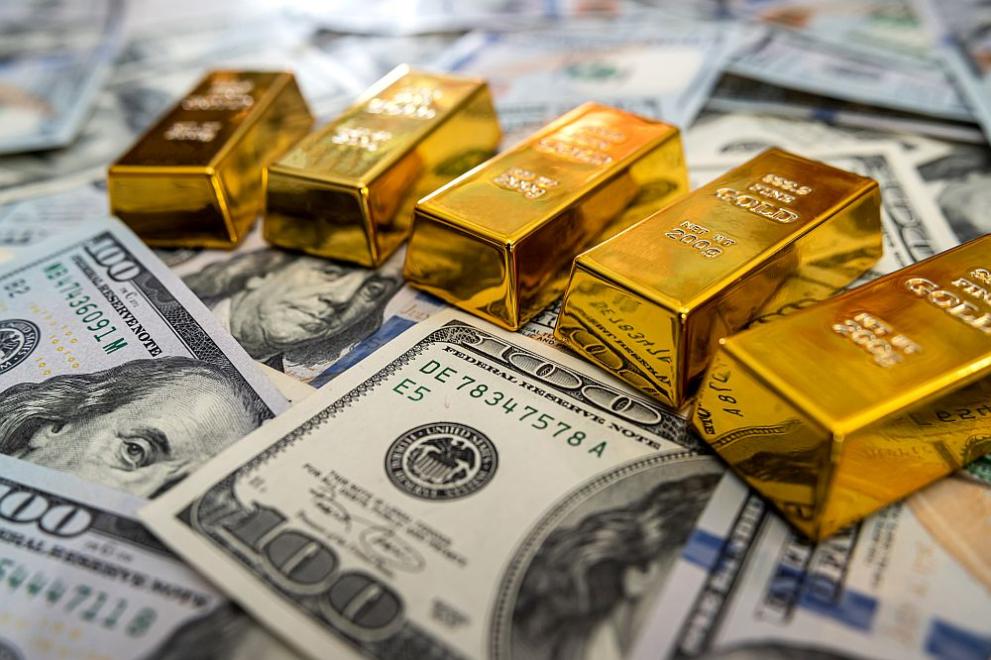 Цената на златото падна днес за пети пореден ден, най-дългата
