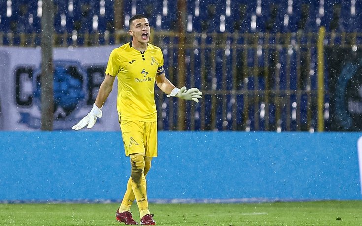 Левски изградил стена около Пламен Андреев