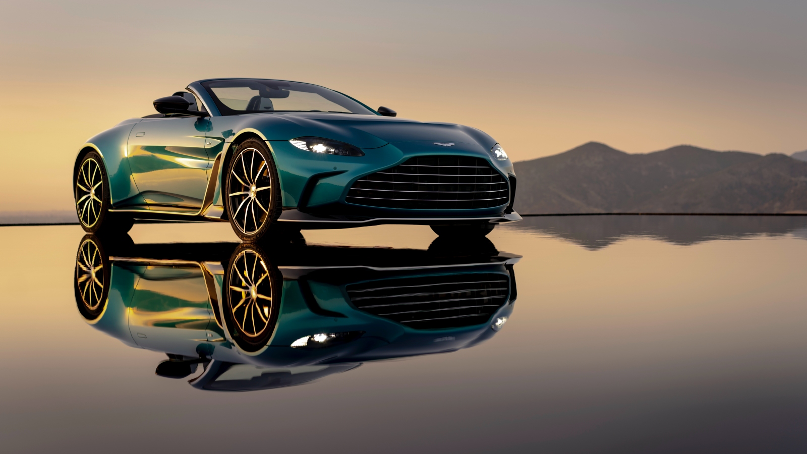 Aston Martin V12 Vantage Roadster ?>