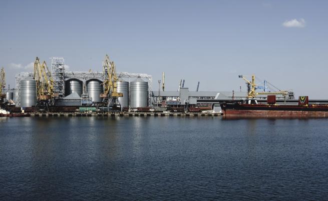 Турция: Още четири кораба със зърно са отплавали от Украйна