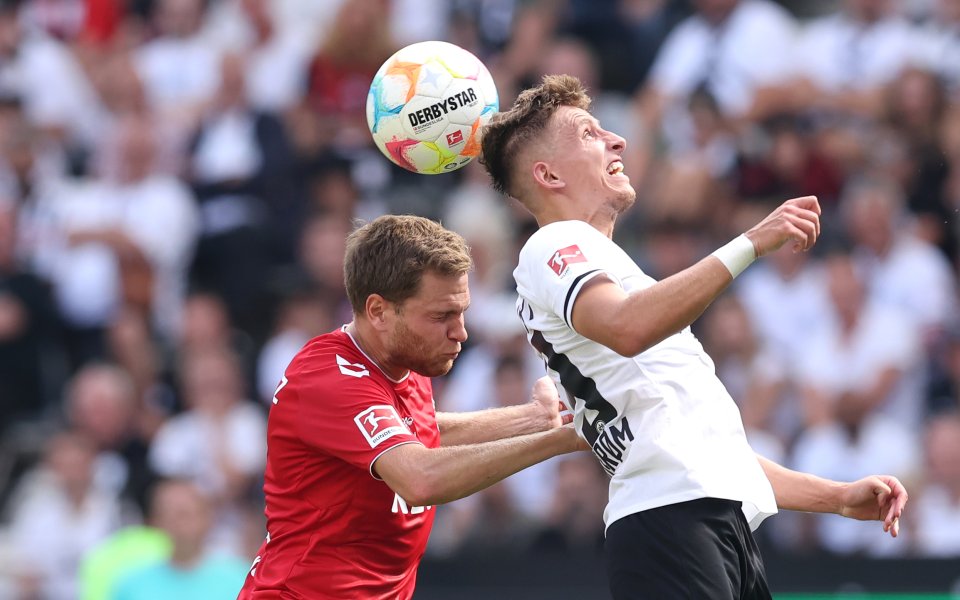 Айнтрахт Франкфурт и Кьолн завършиха 1:1 в мач от третия